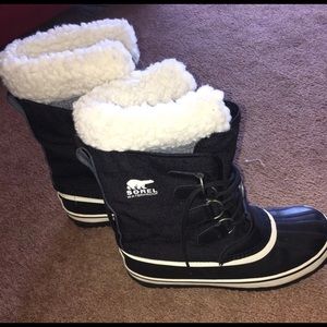 SOLD ON MERCARI ❌❌ Sorel winter boots